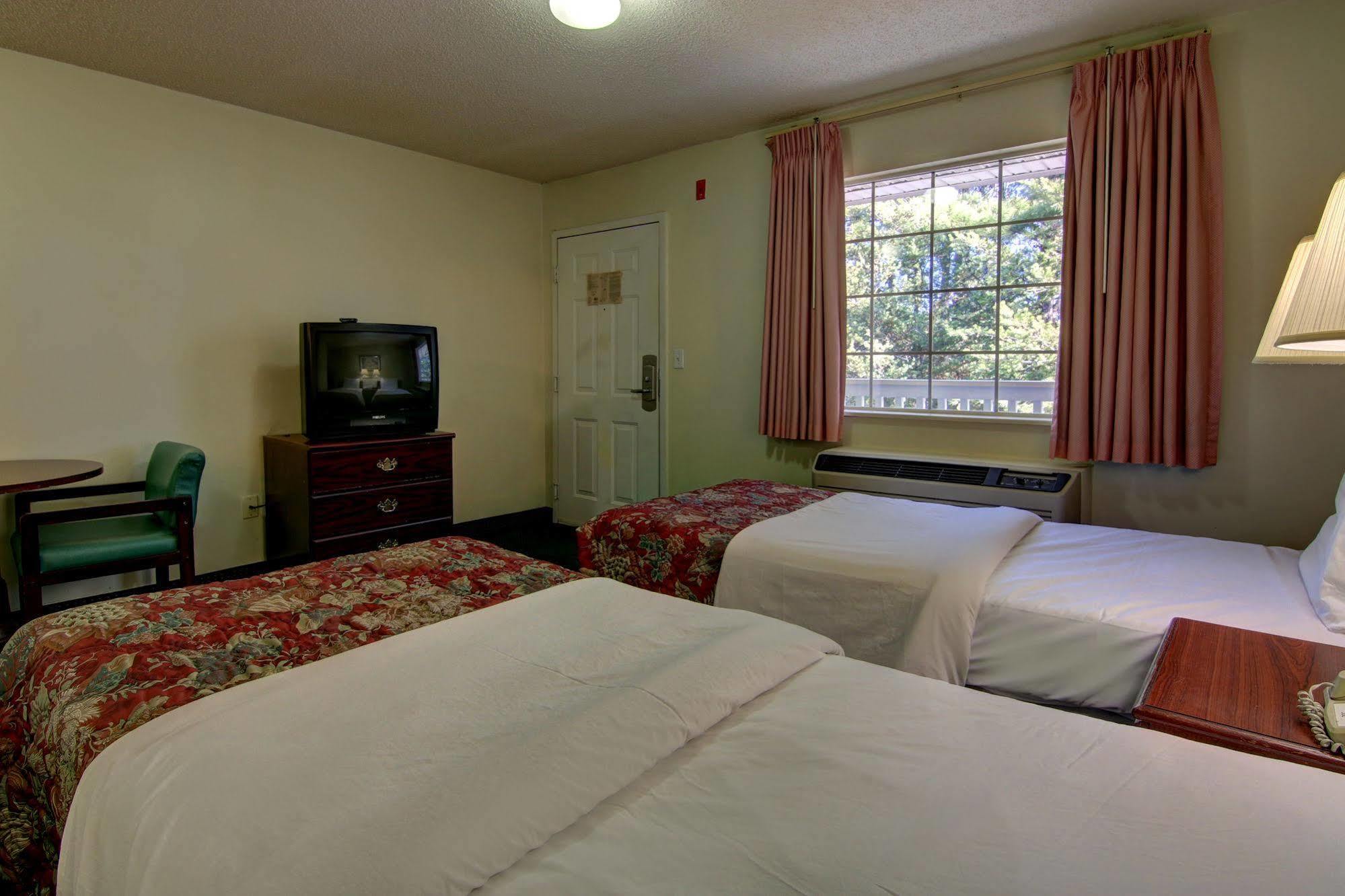Intown Suites Extended Stay Raleigh Nc- Capital Blvd Exteriör bild